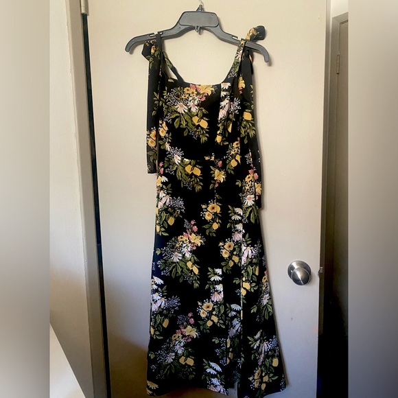 Rihoas black floral maxi dress - Picture 2 of 5
